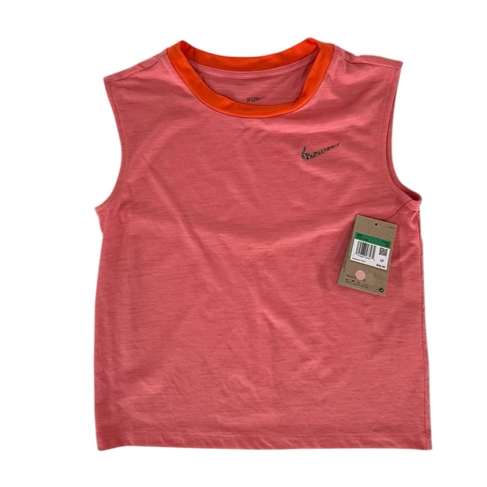 NWT. Nike dri-fit, girls training top, girls XL.